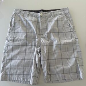 O'Neill Men's Light Gray Plaid Shorts
